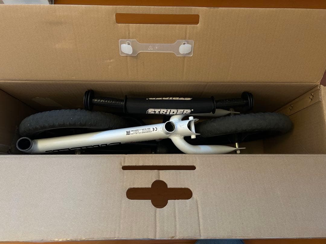 STRIDER バランスバイク ホワイト 12インチ