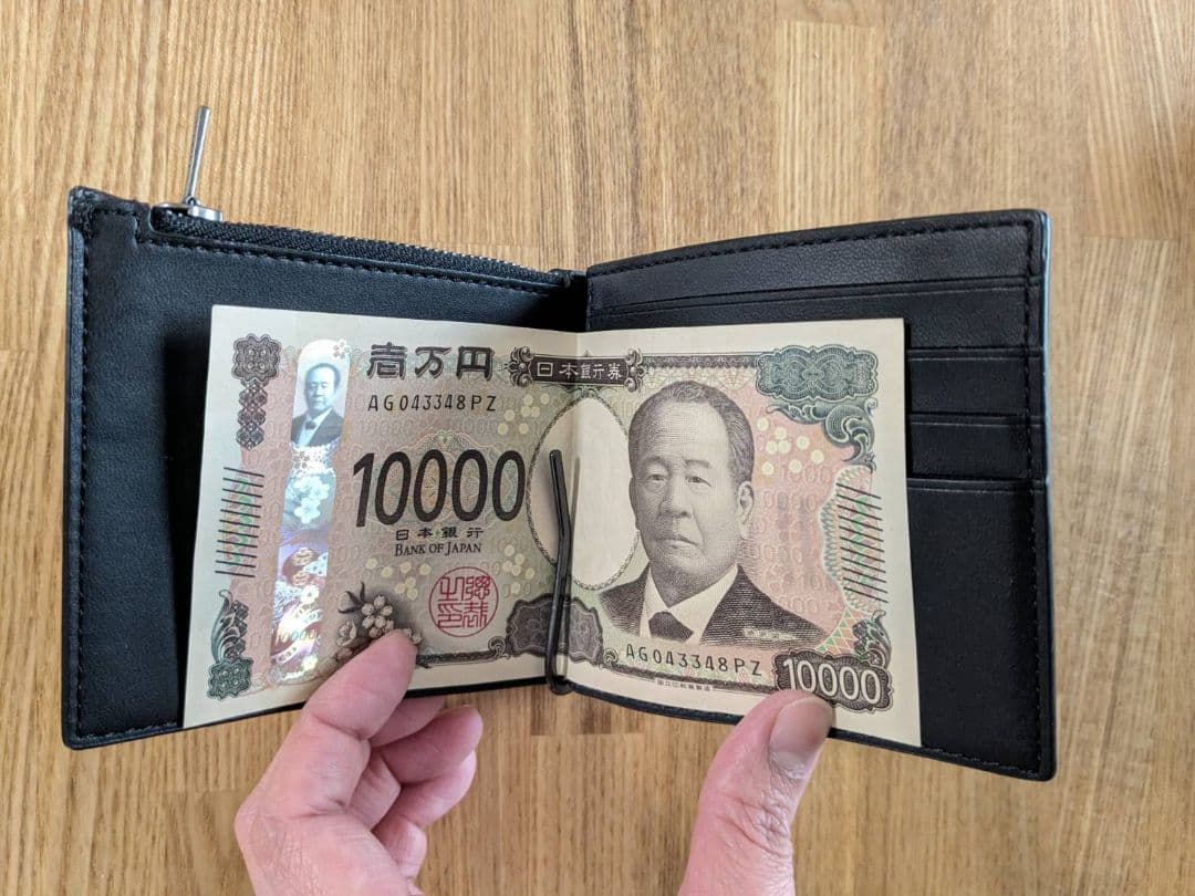 COACH　マネークリップ　折り財布　メンズ　人気の小銭入れ付き