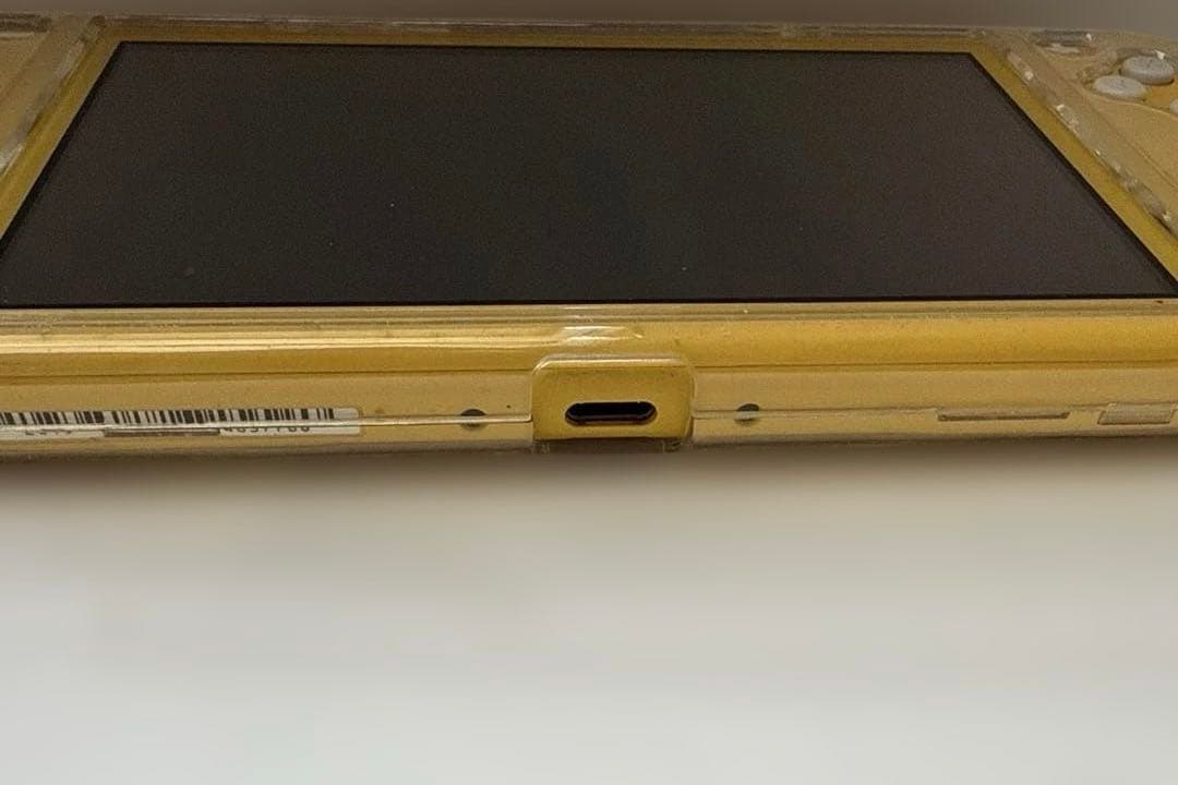 Nintendo Switch Lite Yellow 本体　ACアダプター付き