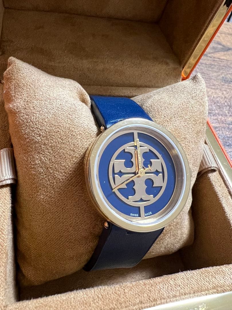 トリーバーチ腕時計 ネイビー レザーベルト 時計 ゴールドロゴ