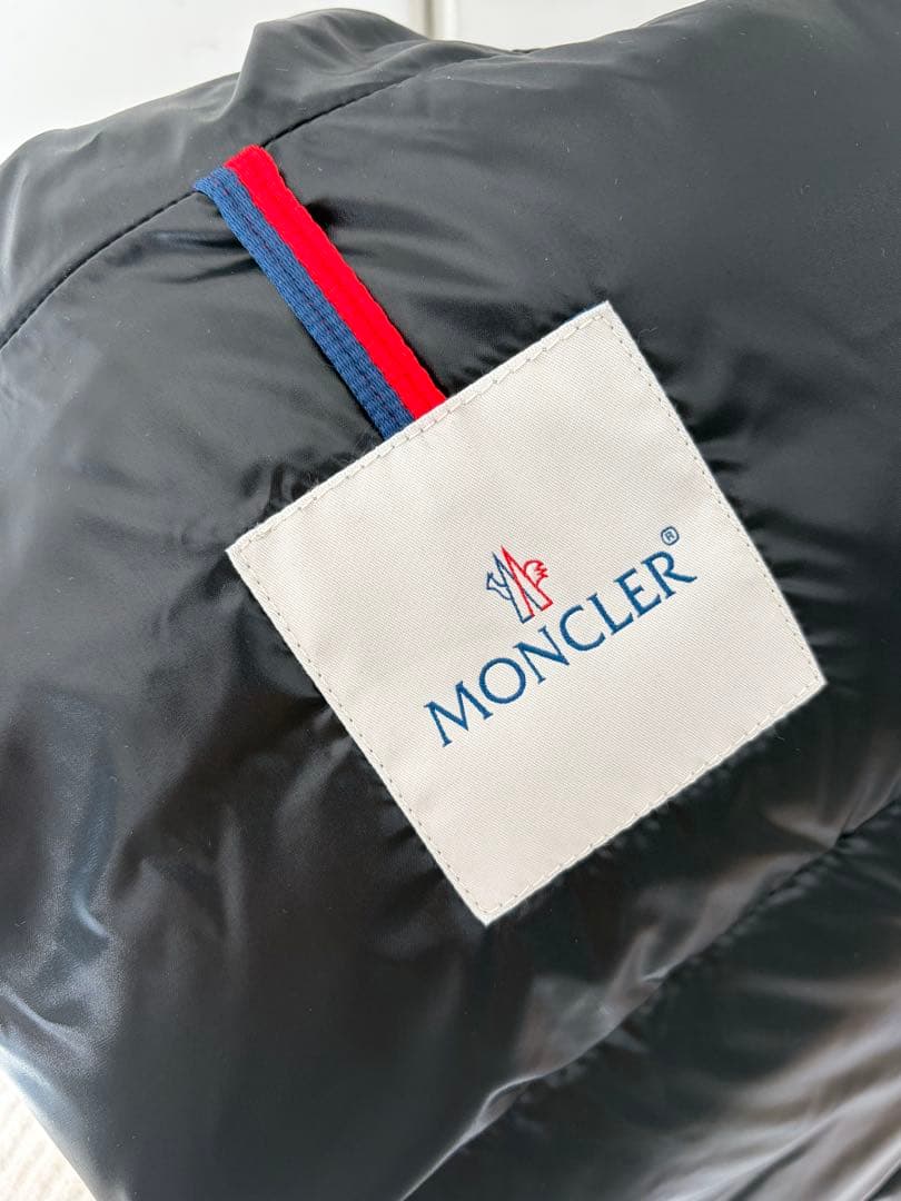 【美品】 MONCLER モンクレール ブラック　TARNGILET ブラック