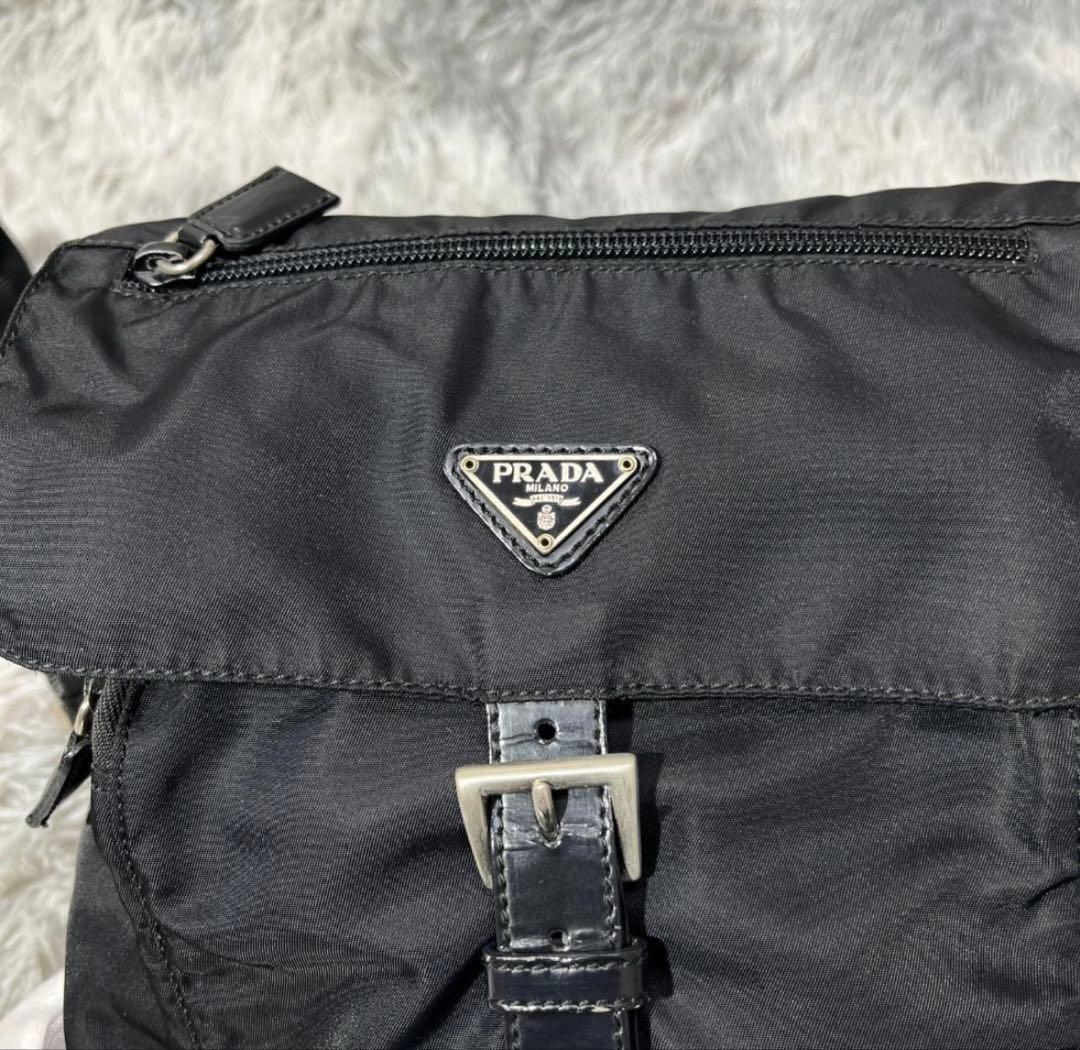 プラダ　ＰＲＡＤＡ　ショルダーバッグ　ナイロン　カメラバッグ　三角ロゴ