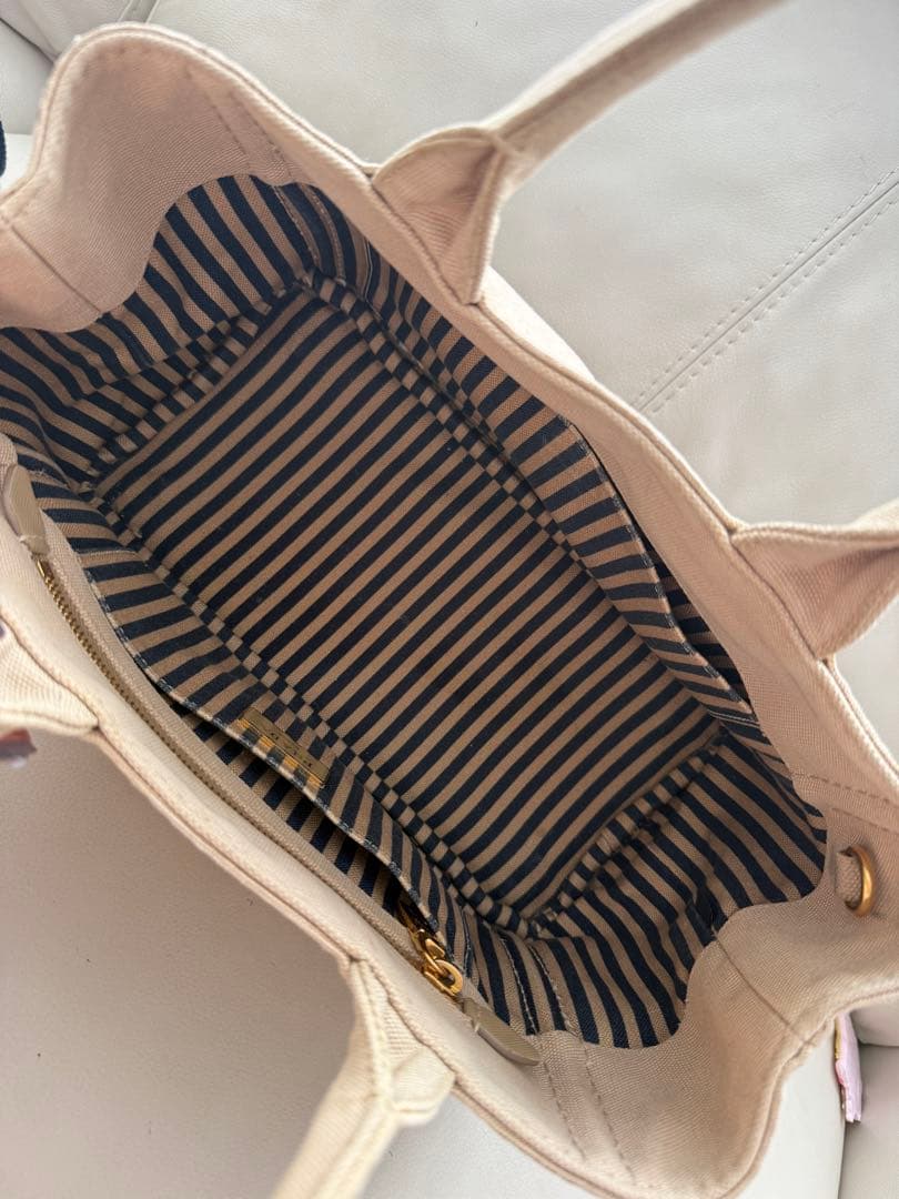 PRADA ベージュ カナパ