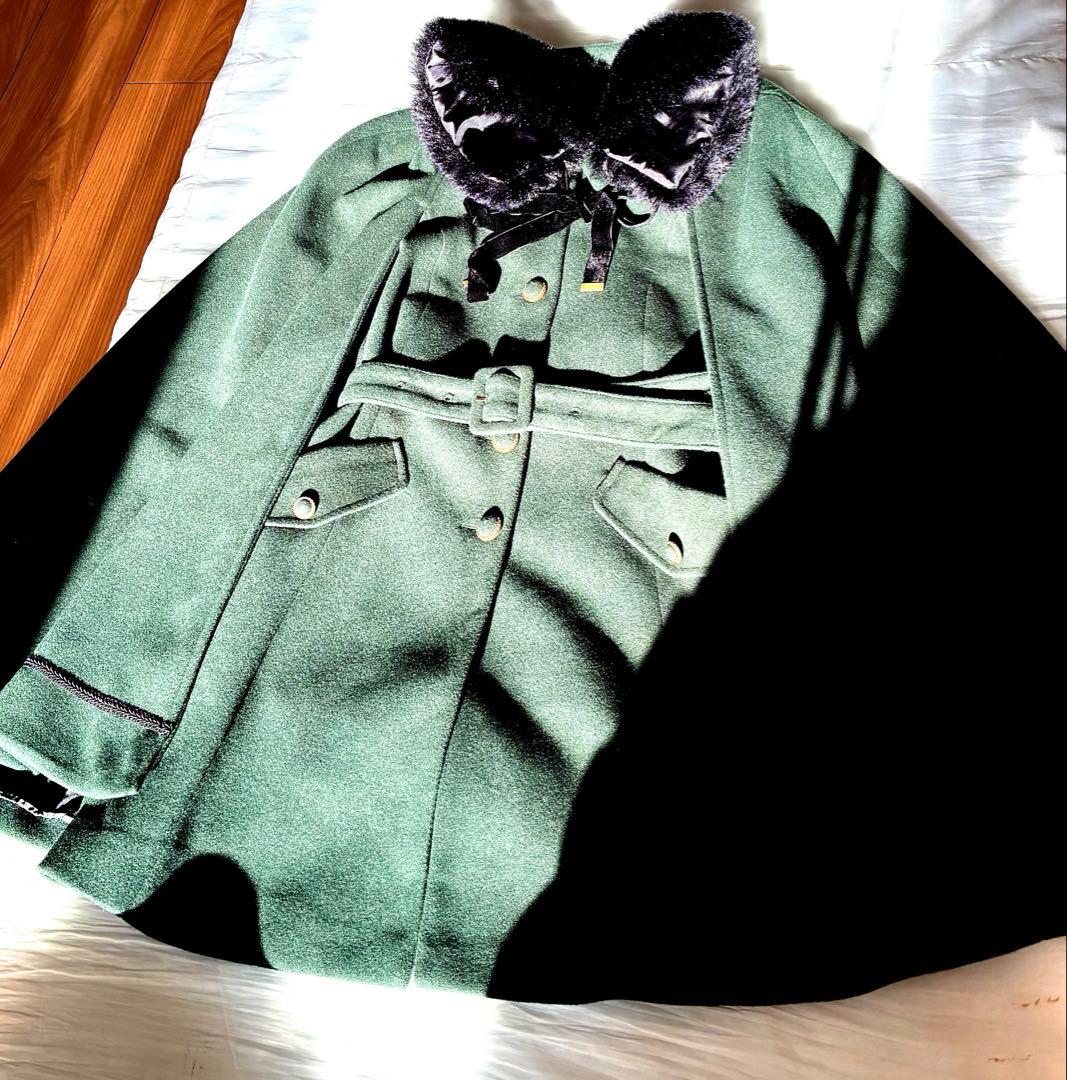 美品　axes femme ファー襟付きケープコート ダークグリーン