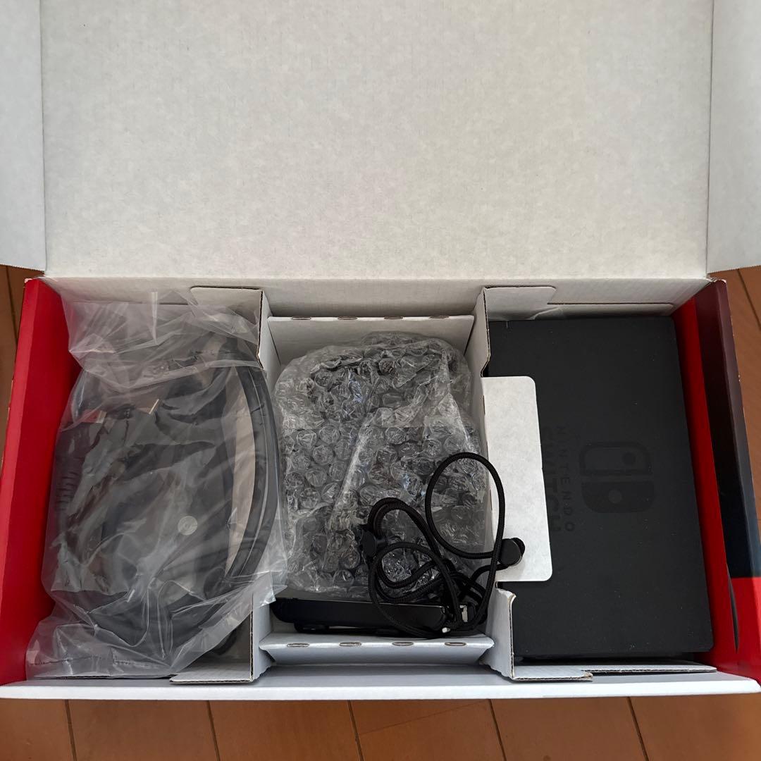 ニンテンドースイッチ本体＋スマブラカセット付き