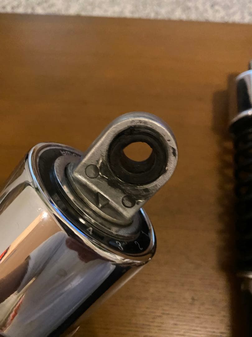 Z400FX取外し　SHOWA リアサスペンション　リアサス