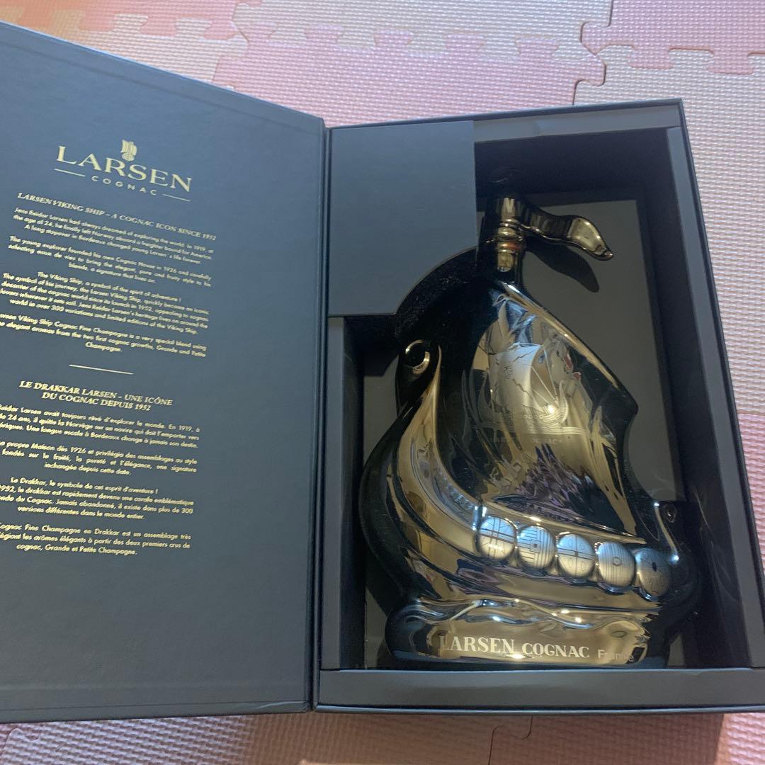 LARSEN コニャック 700ml 40% プラチナ