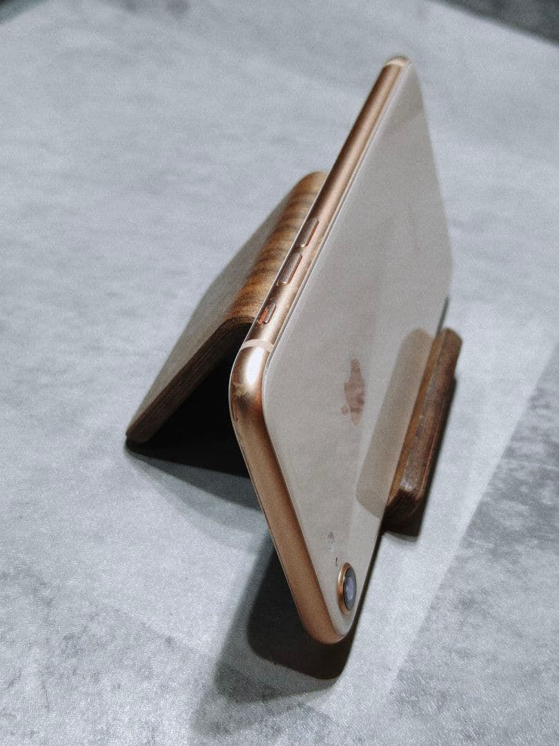 美品 iphone8 64GB SIMロック解除済み スマホ