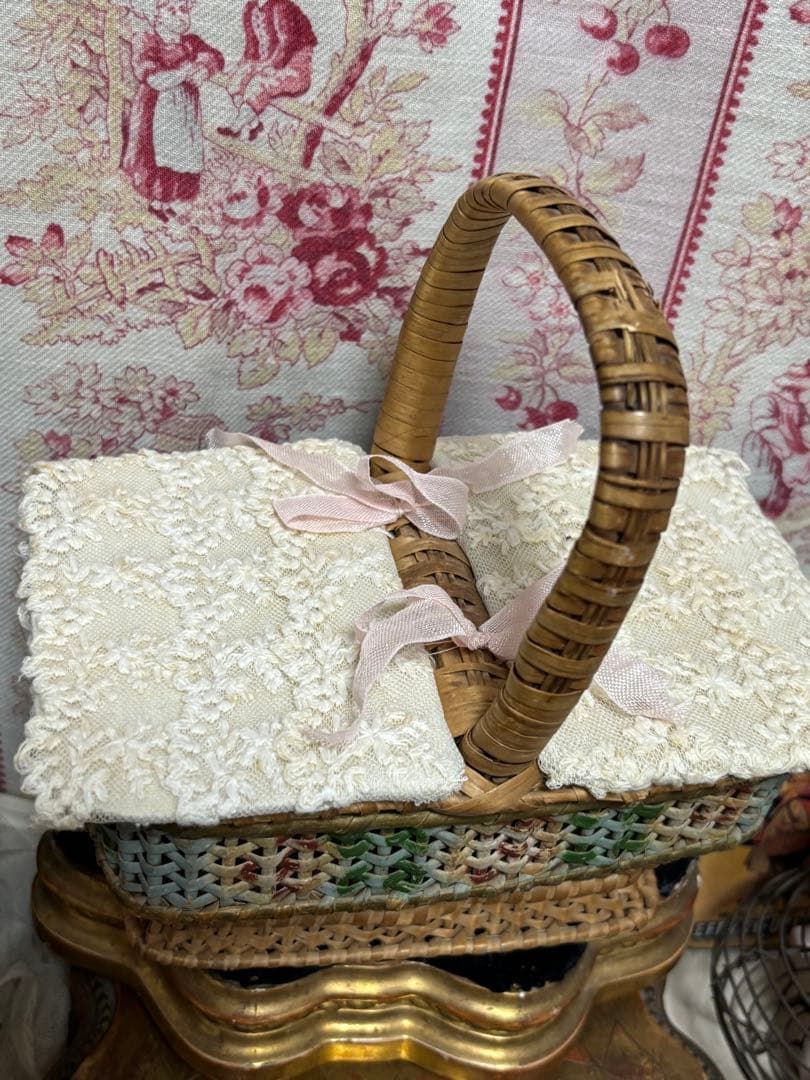 フランスアンティーク　ローズパニエ　蓋レース