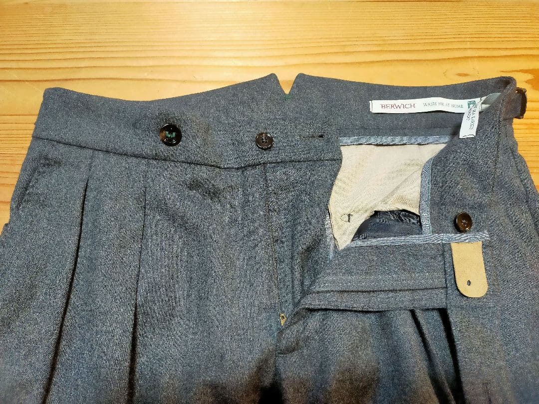 【美品】BERWICH ベルウィッチ スコッチ　ウールスラックス44