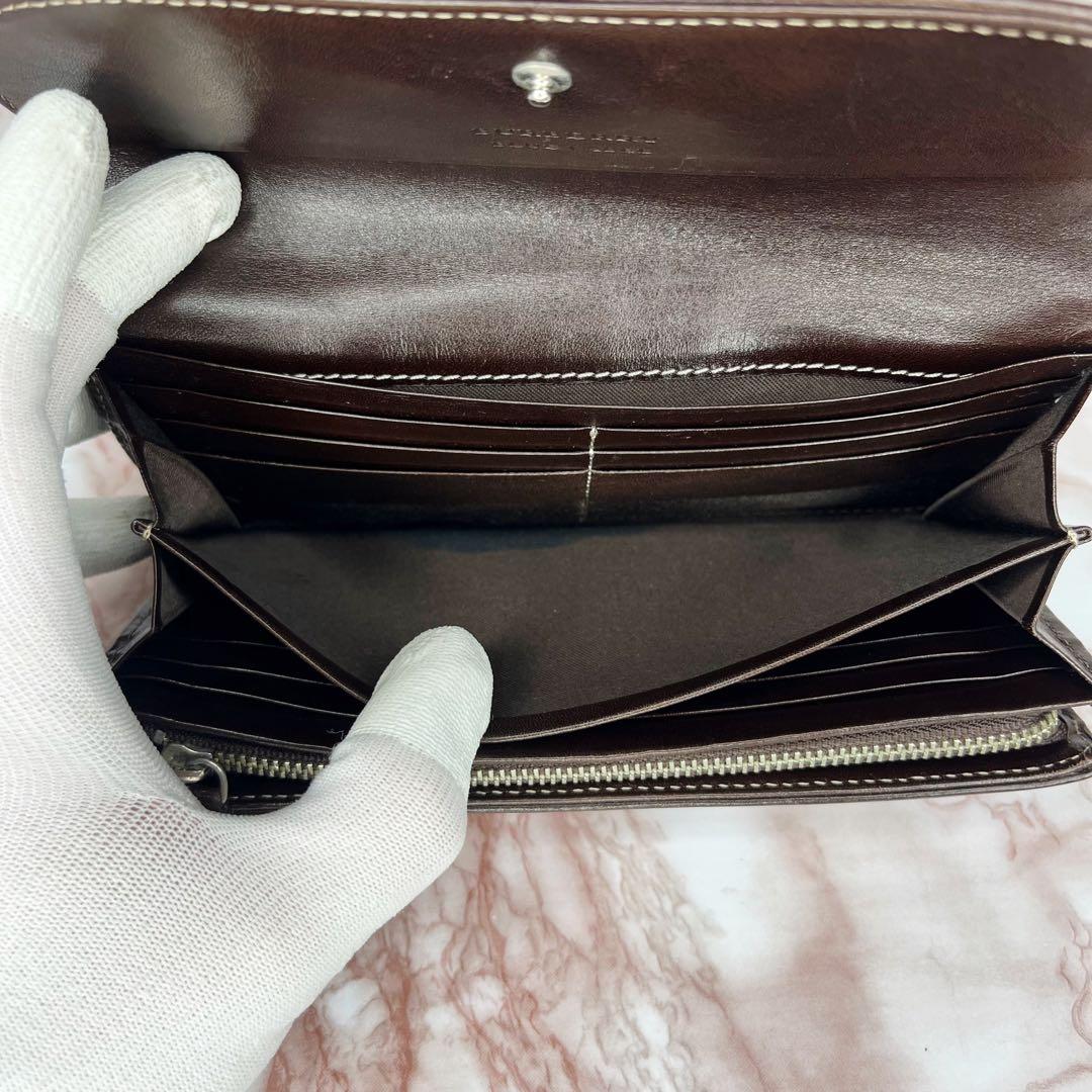 【極美品】BURBERRY チェック柄 長財布 二つ折り財布42