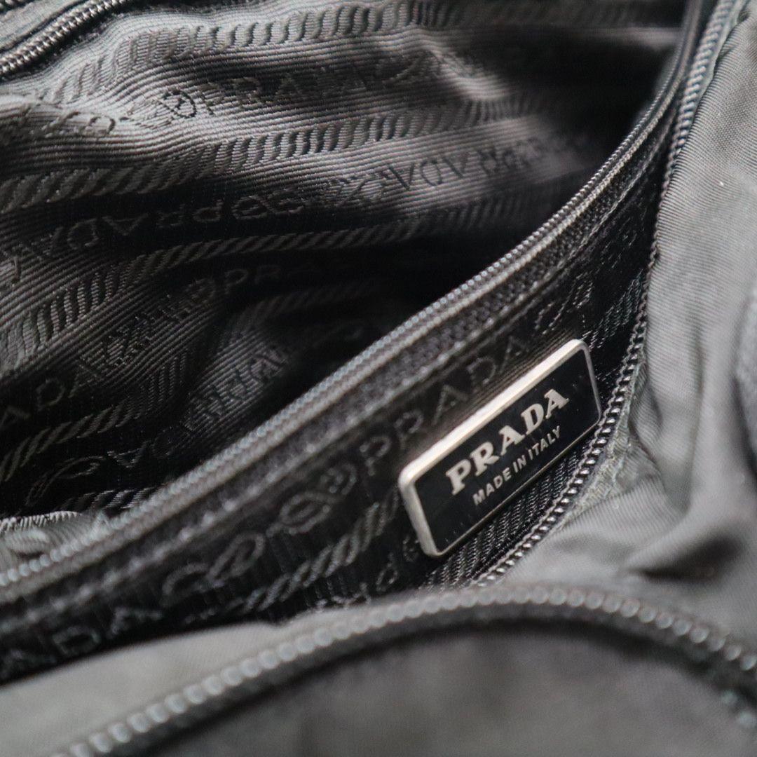 美品✨プラダ メッセンジャーバッグ ダブルポケット 黒 三角ロゴ BT1738