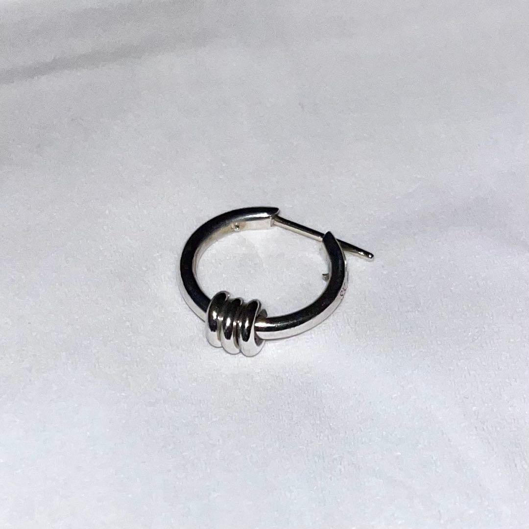 スピネリキルコリン フープ ピアス シルバー 片耳のみ