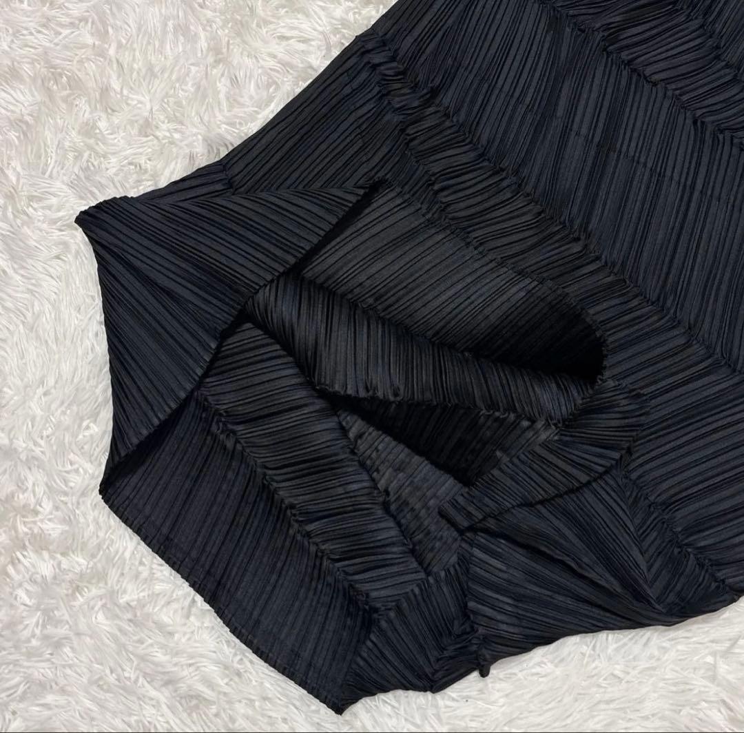 イッセイミヤケ　変形　ランダムプリーツスカート　ひざ丈　ブラック