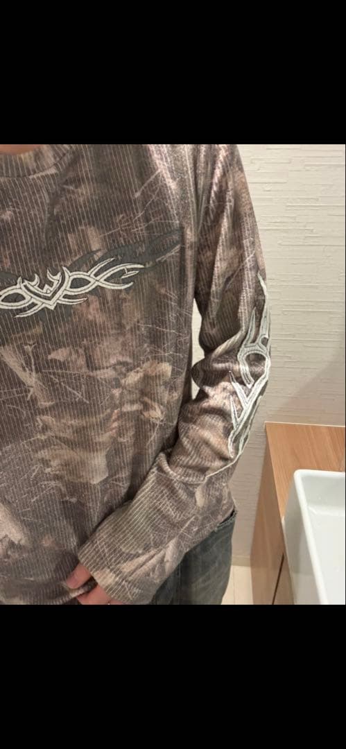 JadedLondon 迷彩柄 長袖Tシャツ トライバル刺繍