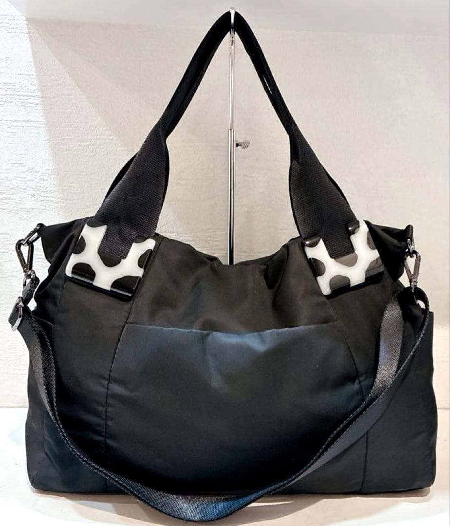 【美品】ear PAPILLONNER 樹脂パーツトートバッグMサイズ 黒