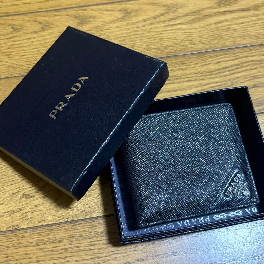 【Xmas限定価格】PRADA ブラック 二つ折り財布