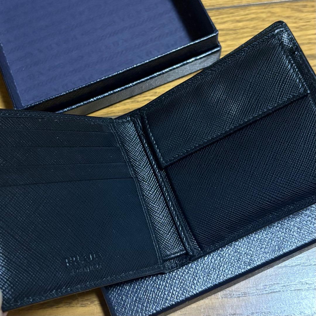 【Xmas限定価格】PRADA ブラック 二つ折り財布