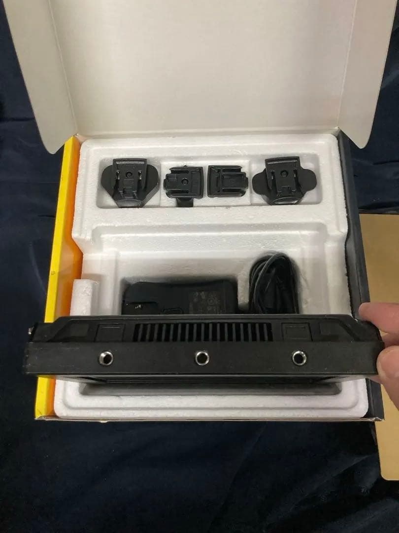 Blackmagic Video Assist 4K 7インチ本体