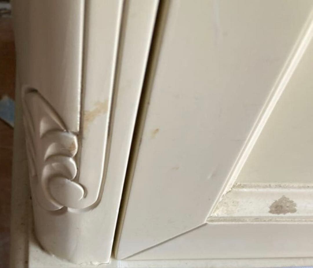 【お値下げしました】木製ガラス扉キャビネット