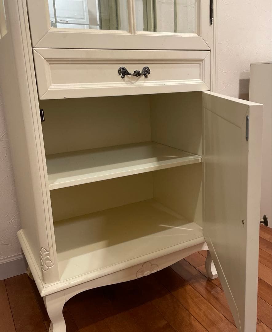 【お値下げしました】木製ガラス扉キャビネット