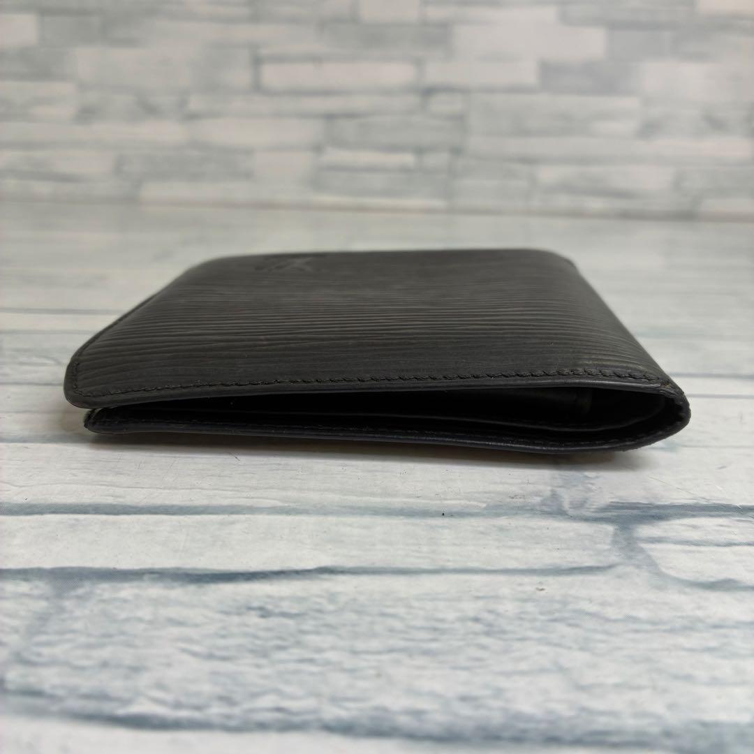 美品　50 LOUIS VUITTON ルイヴィトン　エピ 二つ折り財布　eu4
