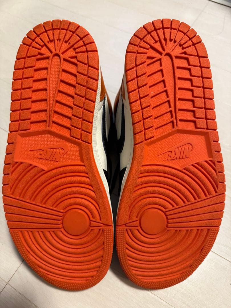 NIKE エアジョーダン 1 ハイカット オレンジ/ブラック