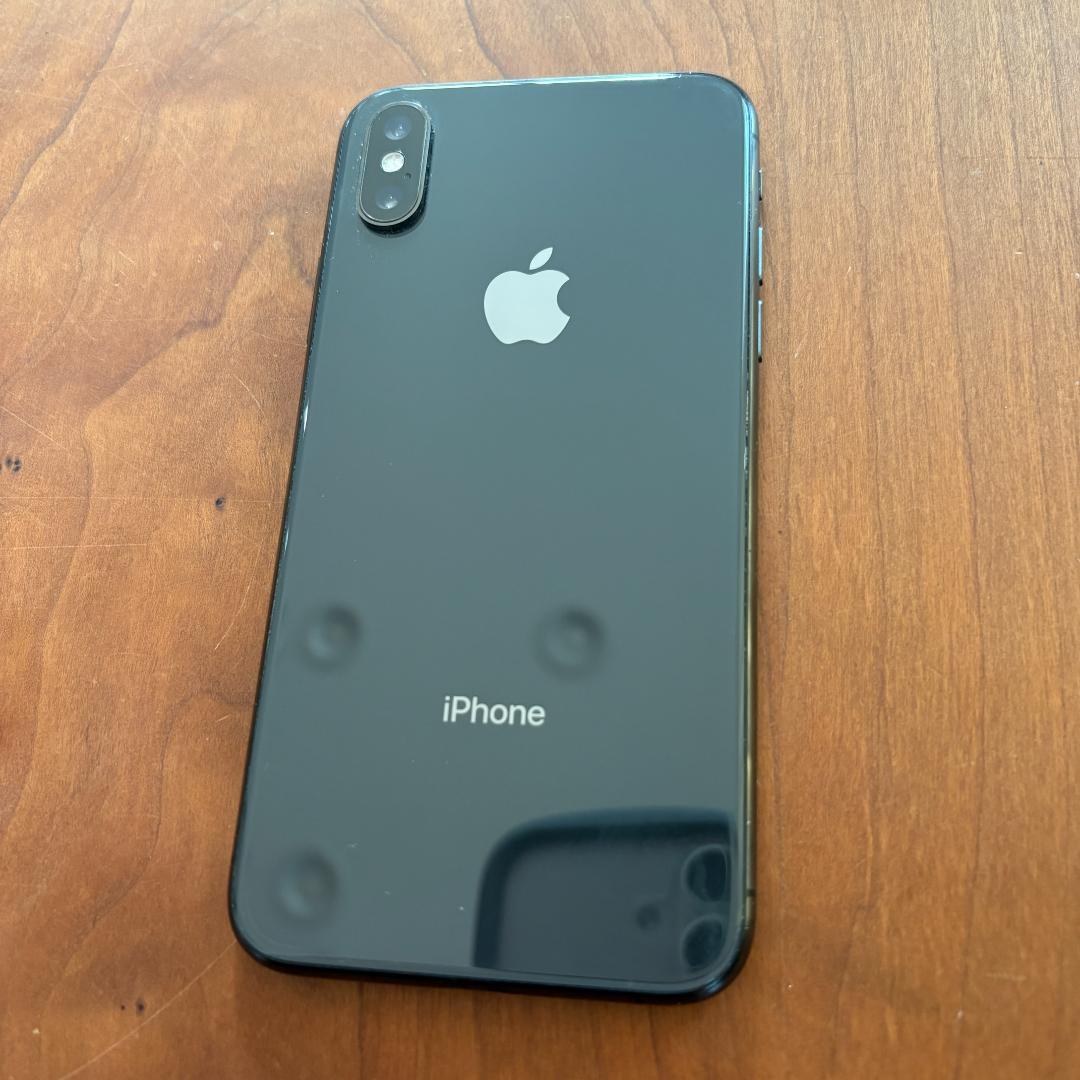 iPhone Xs スペースグレイ　64G　iphone本体