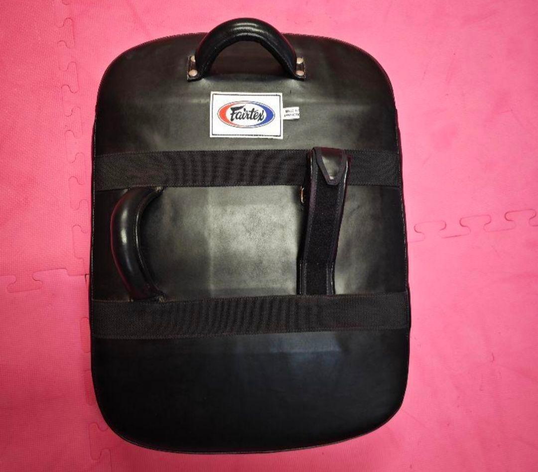 フェアテックス Fairtex キックミット ムエタイ 中古ですが絶対にお買い得