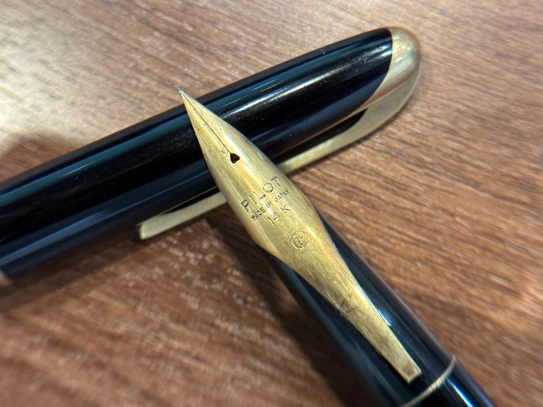 o*f様 希少 PILOT 万年筆 R14K ペン先14k 社名刻印あり sup