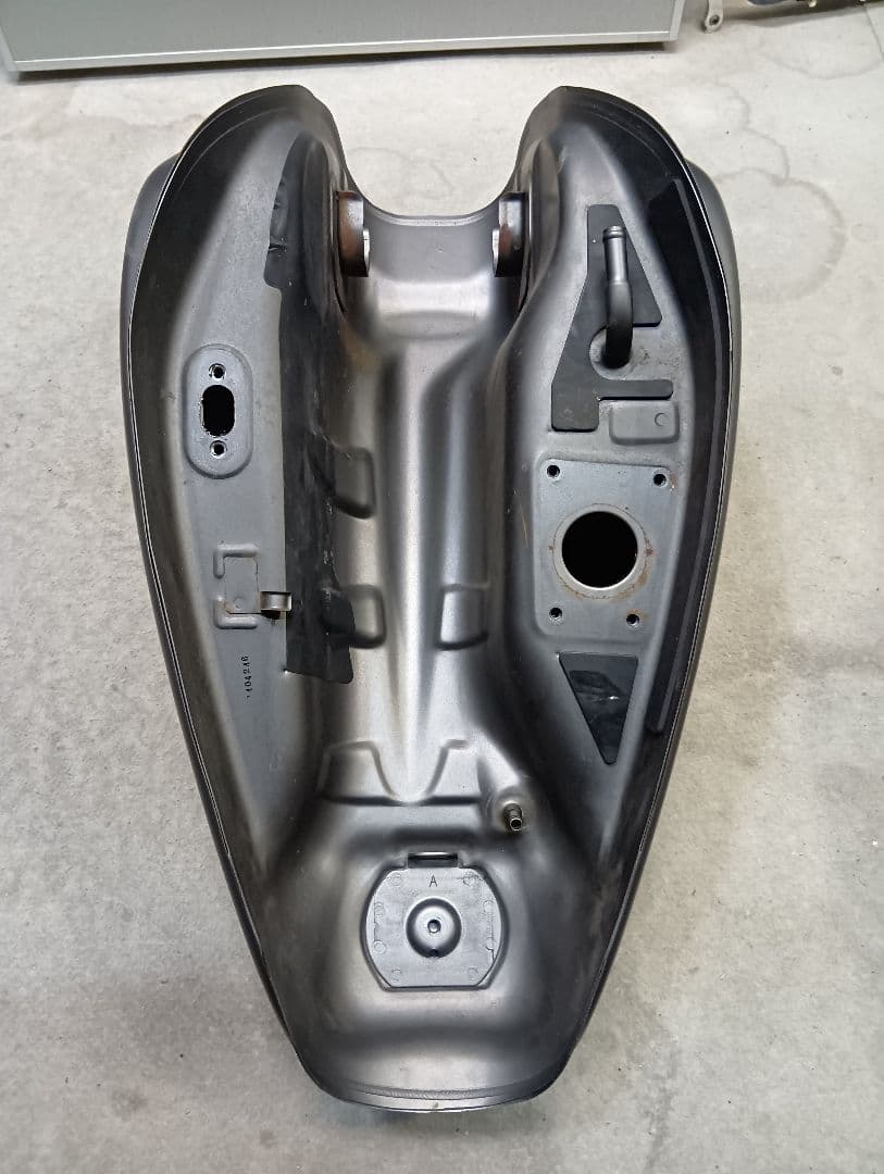 2014年式ヤマハ ボルトタンク 艶消しグレー