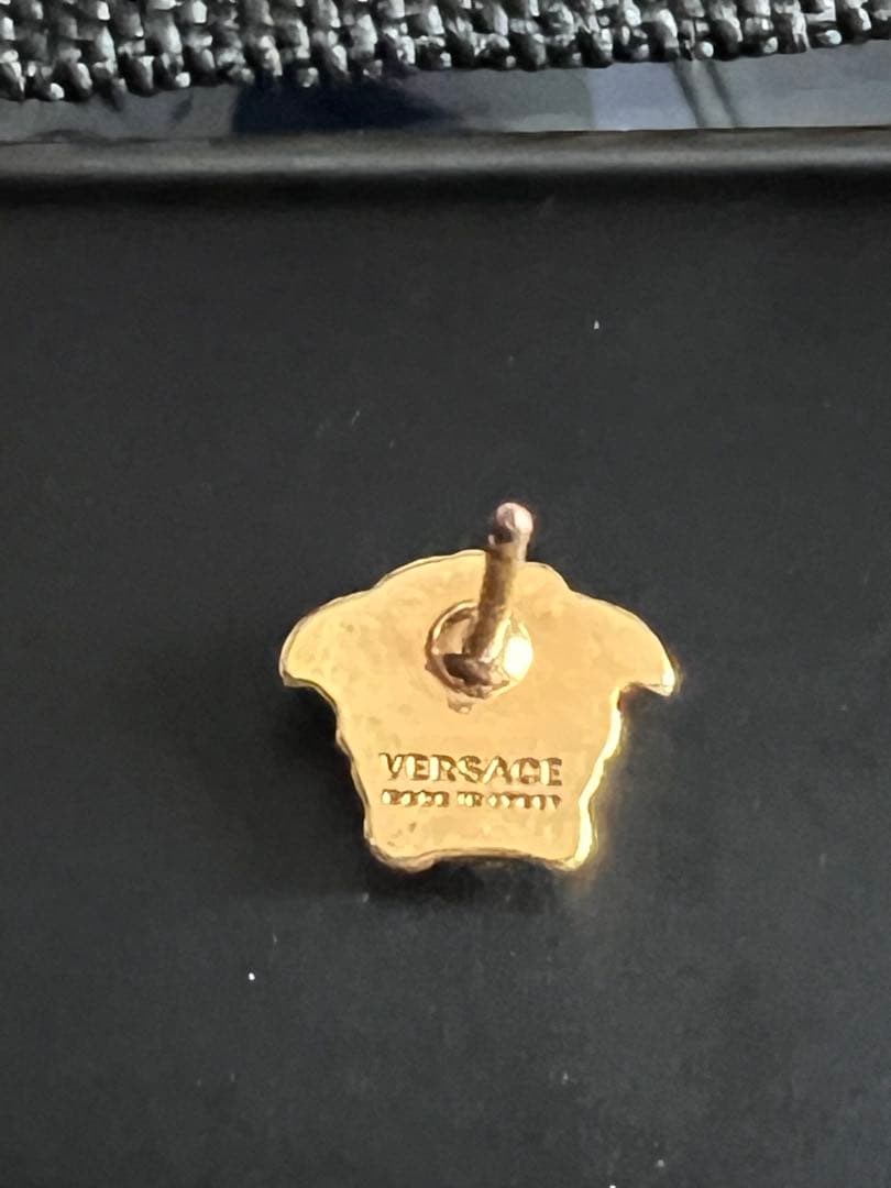 ベルサーチ　メデューサデザイン ゴールドピアス(片耳用)