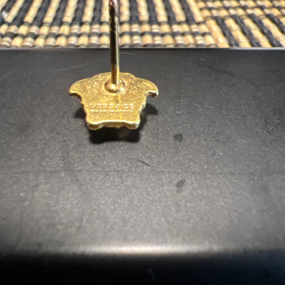 ベルサーチ　メデューサデザイン ゴールドピアス(片耳用)