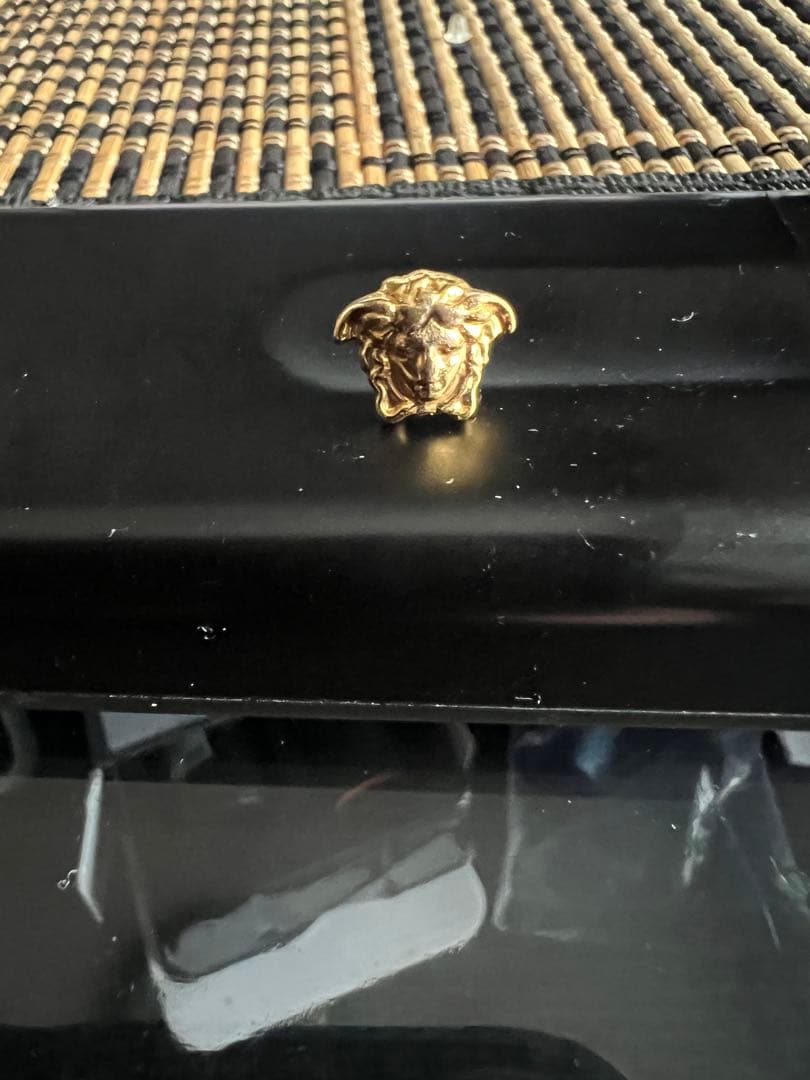 ベルサーチ　メデューサデザイン ゴールドピアス(片耳用)