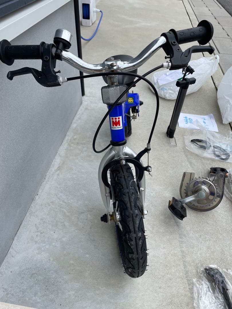 へんしんバイク　Henshinバイク　空気入れ付き 青色