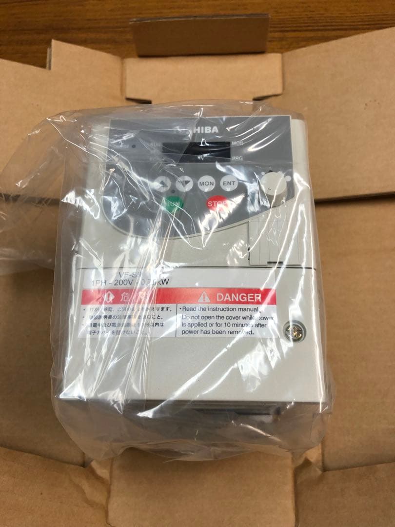 東芝製 インバータ　VFS9S-2007PL-AN