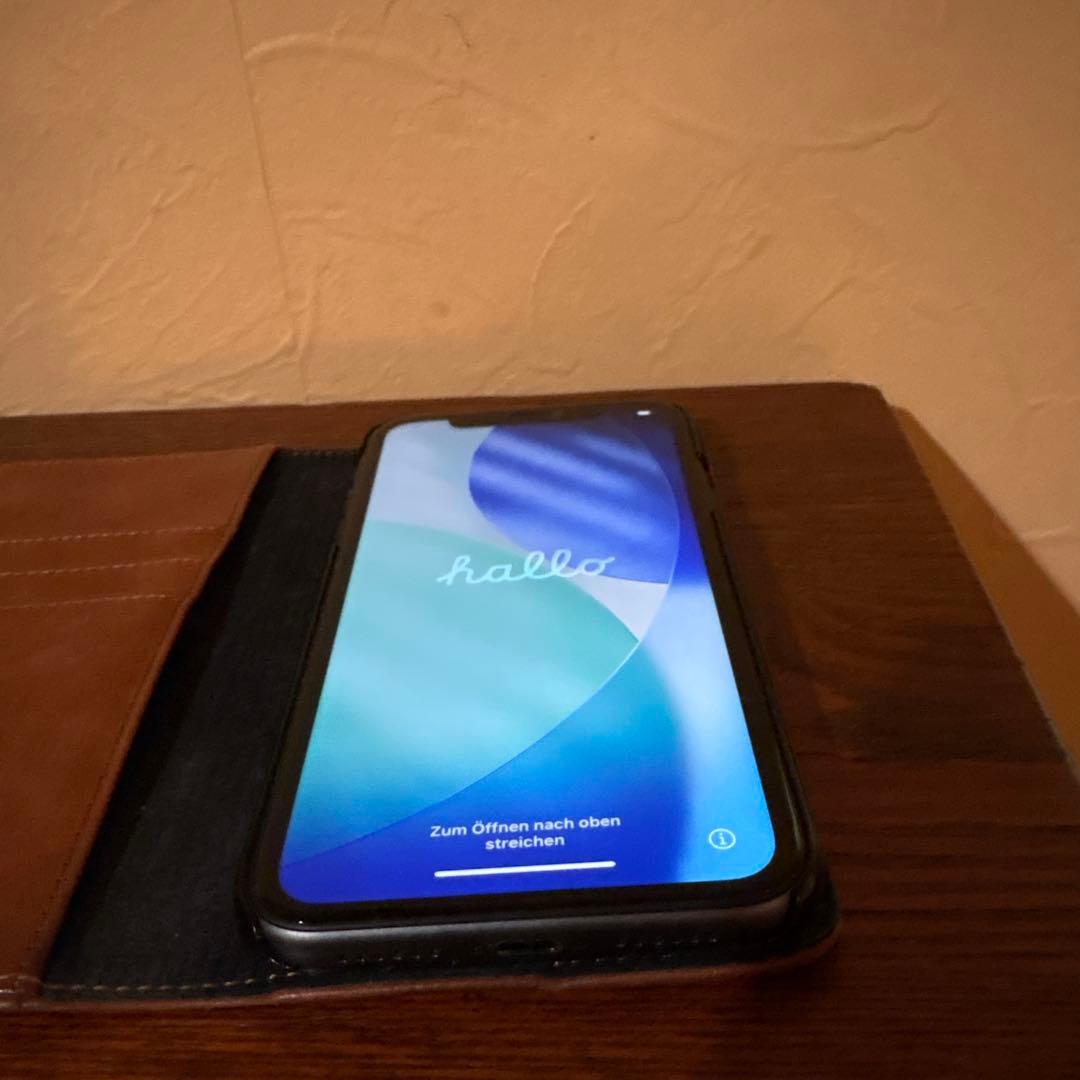 Apple iPhone 11 ブラック本体