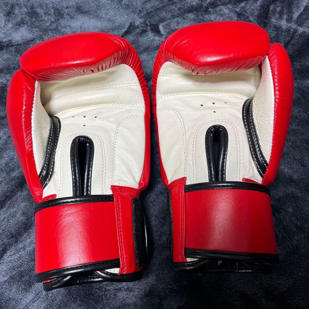 美品　ISAMI BOXER ボクシング　グローブ　10oz キック