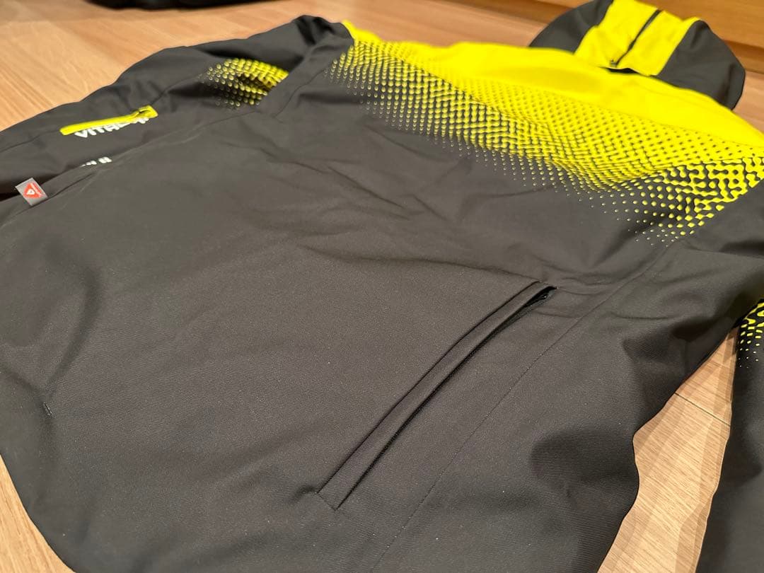 VITALINI スキーウェアジャケット Mサイズ（若干大きめ）