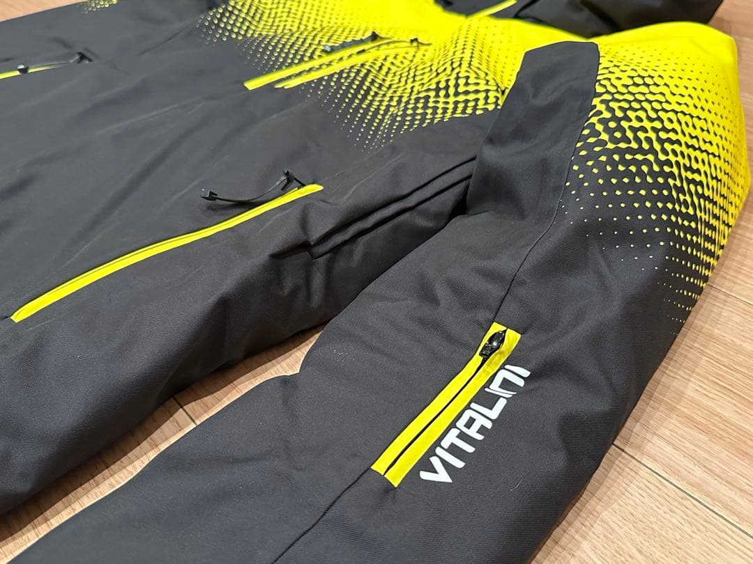 VITALINI スキーウェアジャケット Mサイズ（若干大きめ）
