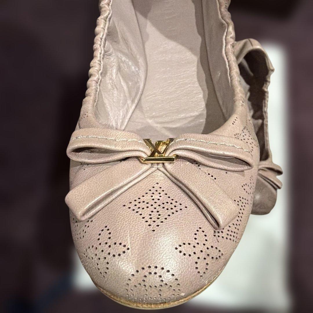 フ*ん様 Louis Vuitton リボン付きフラットシューズ