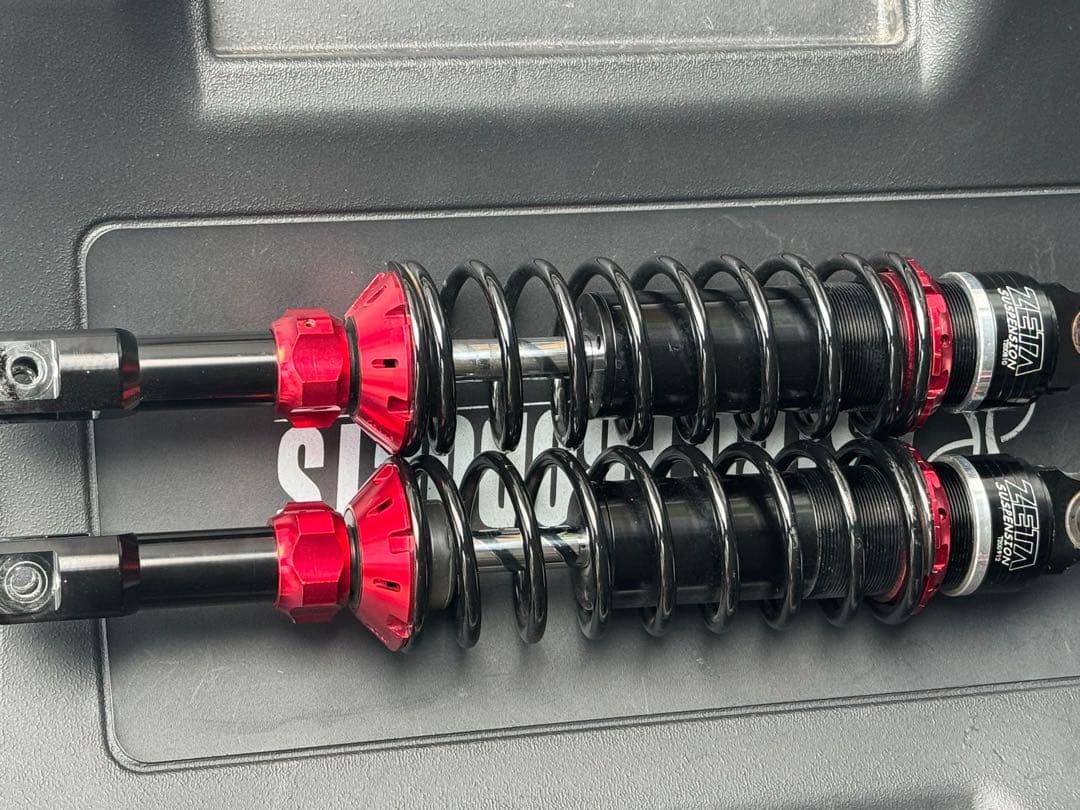 ZETA サスペンション 黒/赤