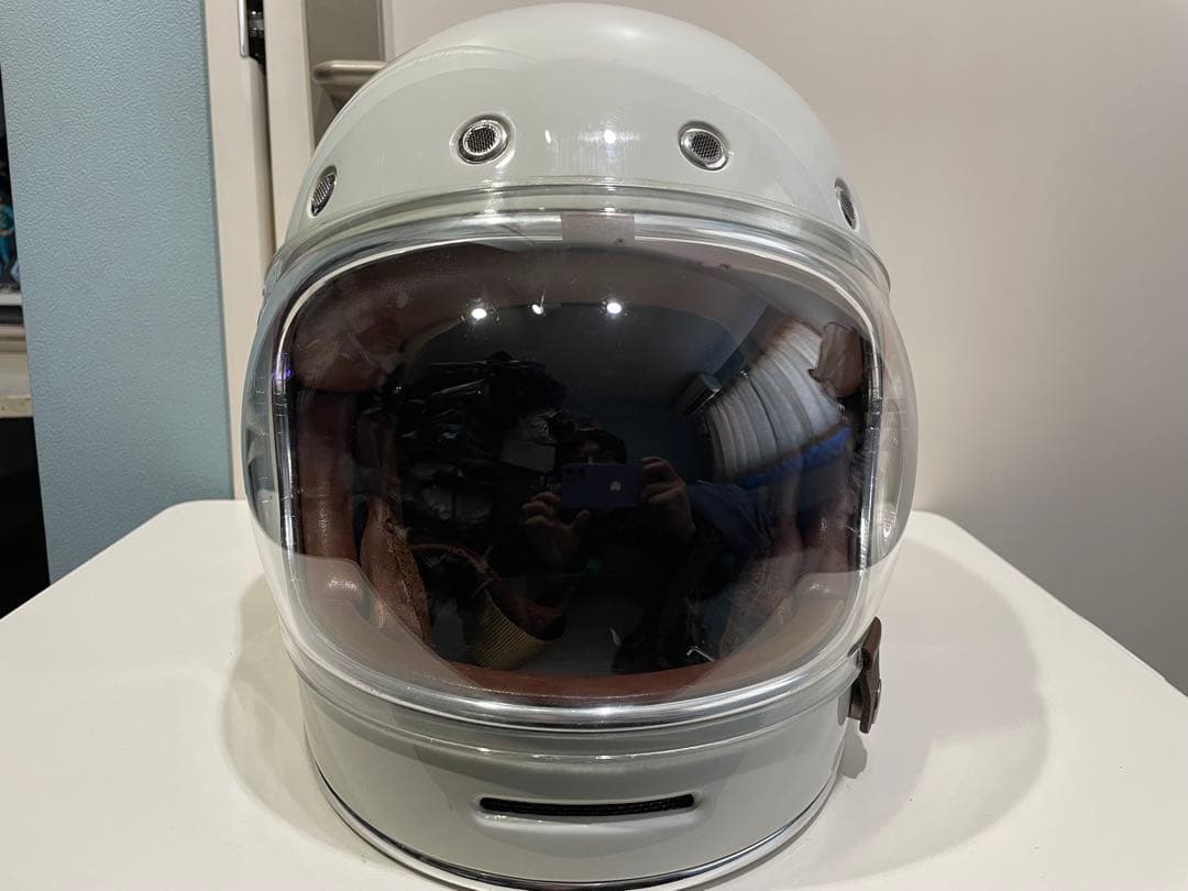 本日2/1限定価格　Bell bullitt TT ホワイト　中古　Mサイズ