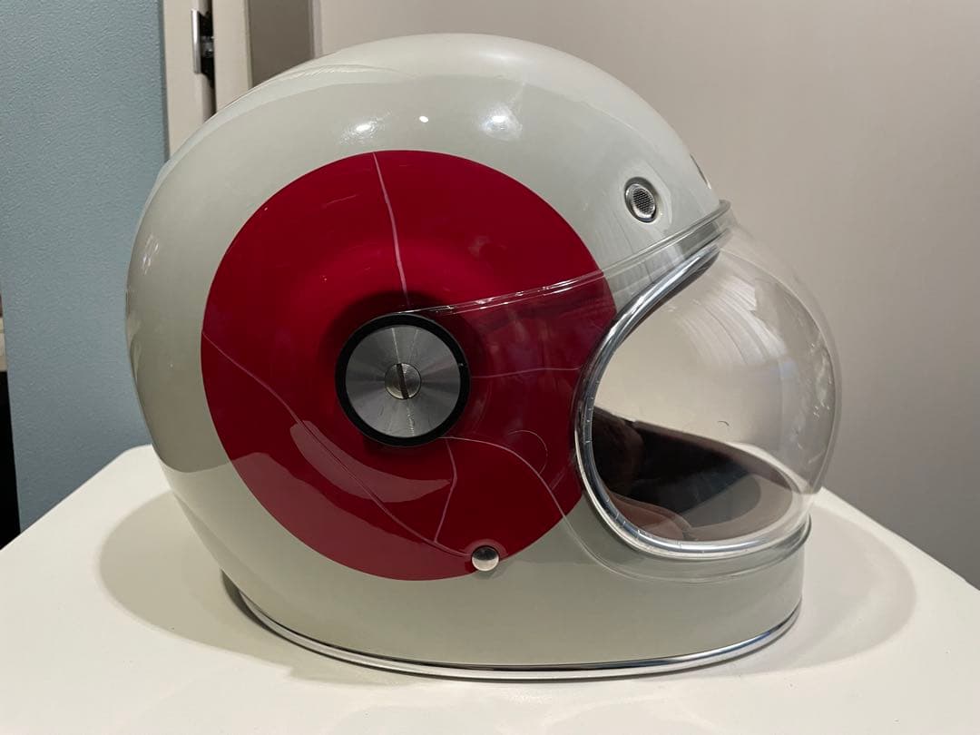 本日2/1限定価格　Bell bullitt TT ホワイト　中古　Mサイズ