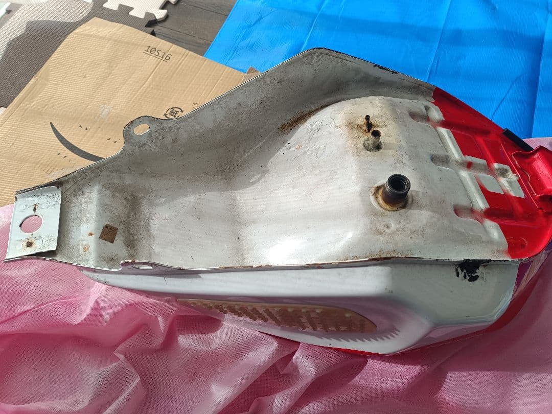 MC21 フューエルタンク　ガソリン ホンダ　 NSR250 赤白　内部はキレイ