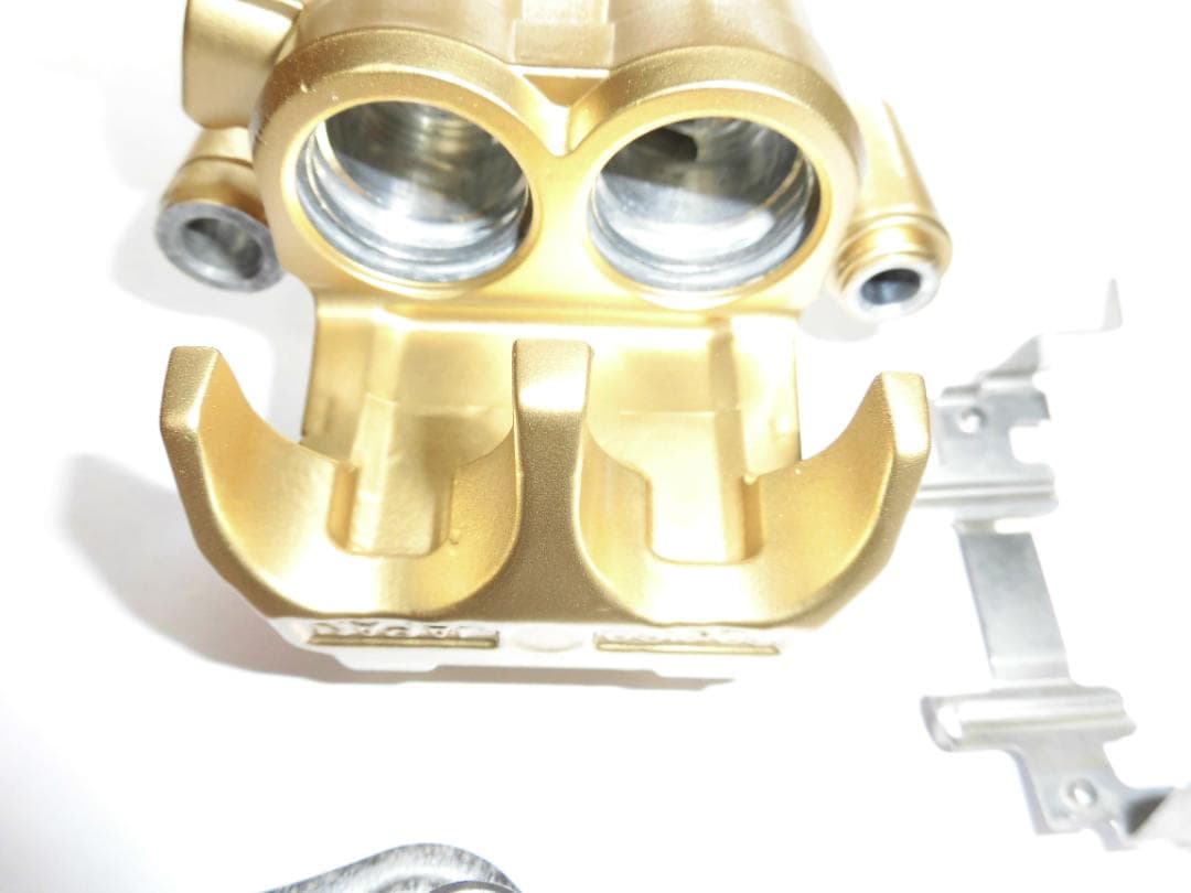 ゼファー400(Ｃ型)リアブレーキキャリパー(2pot)バリオスにも