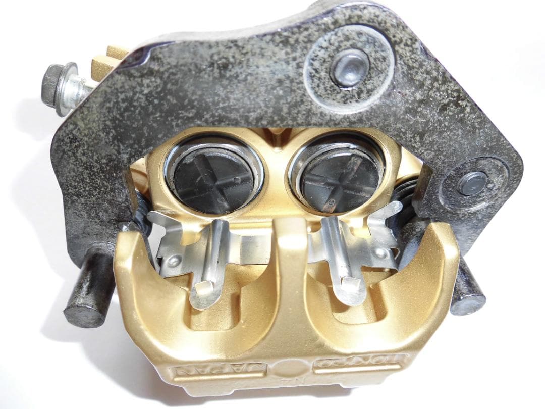 ゼファー400(Ｃ型)リアブレーキキャリパー(2pot)バリオスにも