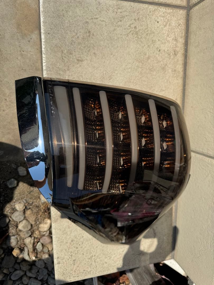 ヴェルファイア20系 ヴァレンティ テールランプ