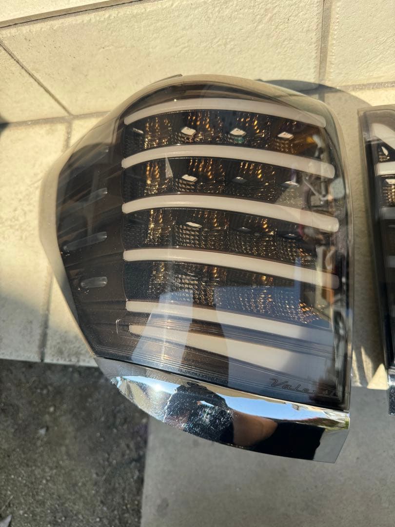 ヴェルファイア20系 ヴァレンティ テールランプ