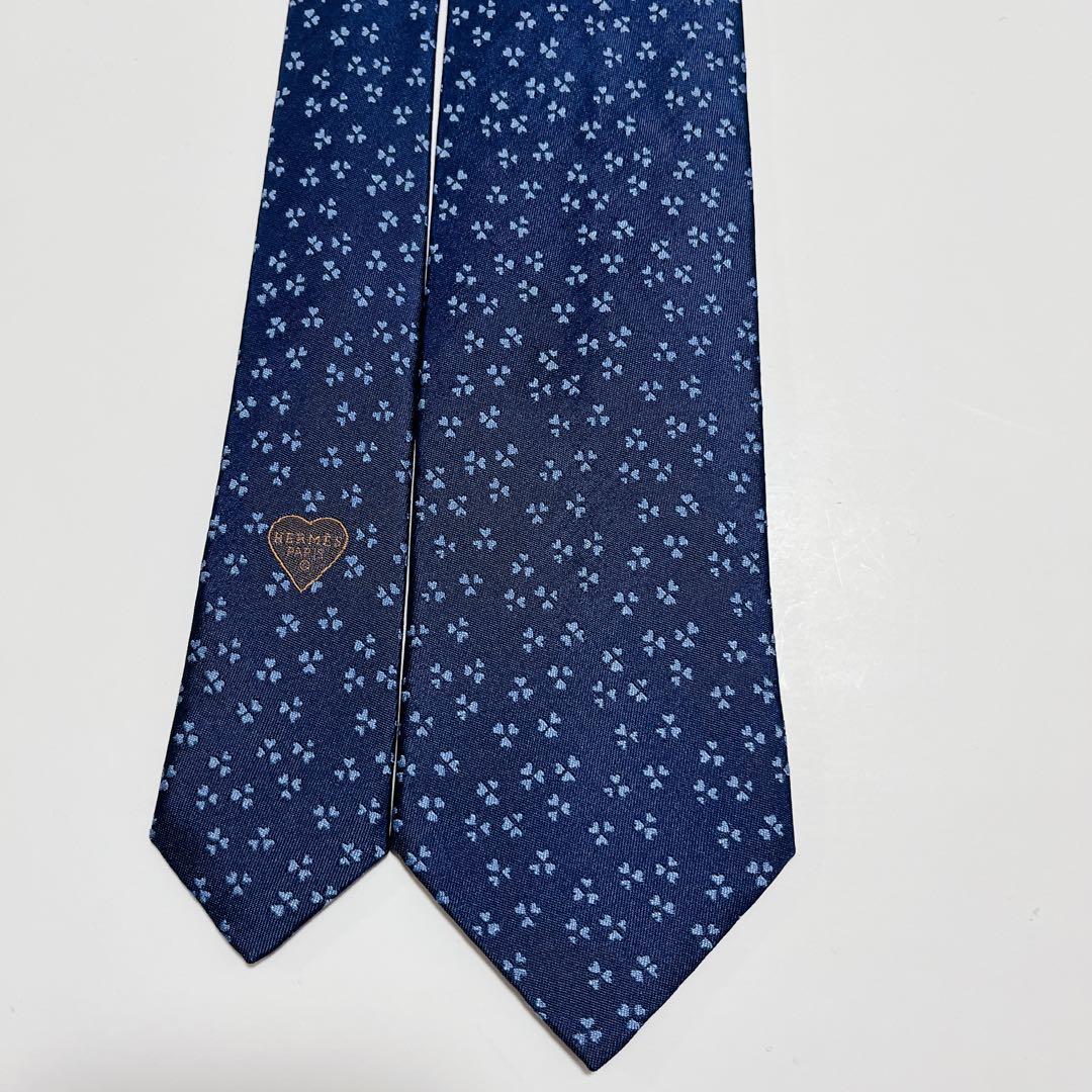 美品 エルメス ネクタイ ハイブランド ハート柄 光沢 ジャガード織り 希少 紺